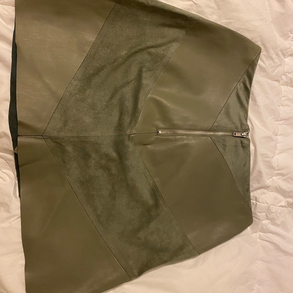 Zara skirt - Picture 2 of 3
